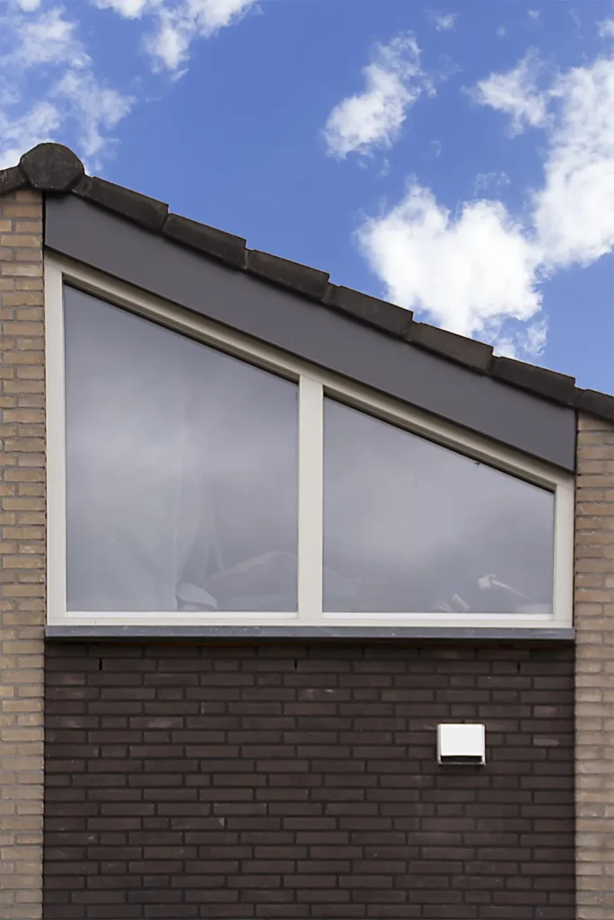Houten zolderkozijn in Waalwijk